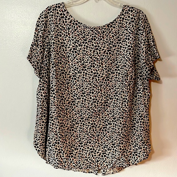 Ava & Viv Tops - 3/$15 SALE AVA &VIV Black/Brown Animal Print Short Sleeve Top